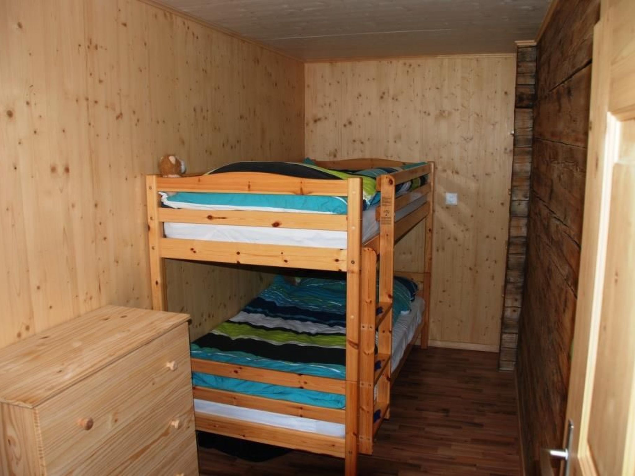 Appartement Tgèsa Turmalin Utzinger, (Camischolas/Sedrun), 210.01 – Chambre, photo 14 sur 15