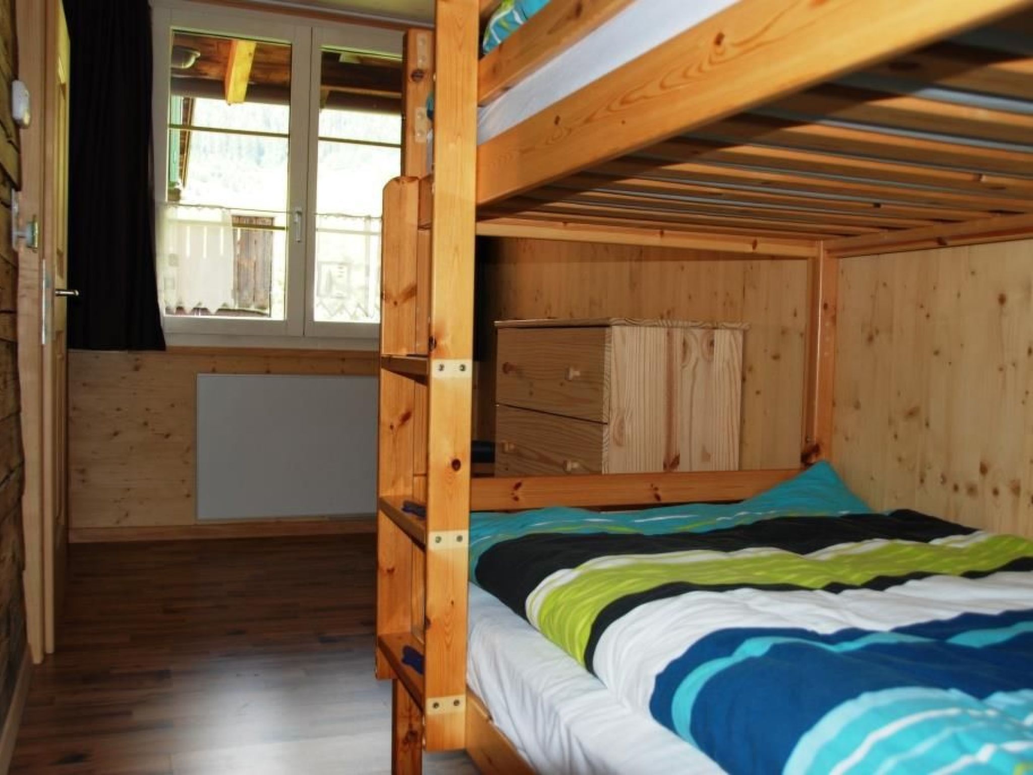 Appartement Tgèsa Turmalin Utzinger, (Camischolas/Sedrun), 210.01 – Chambre, photo 15 sur 15