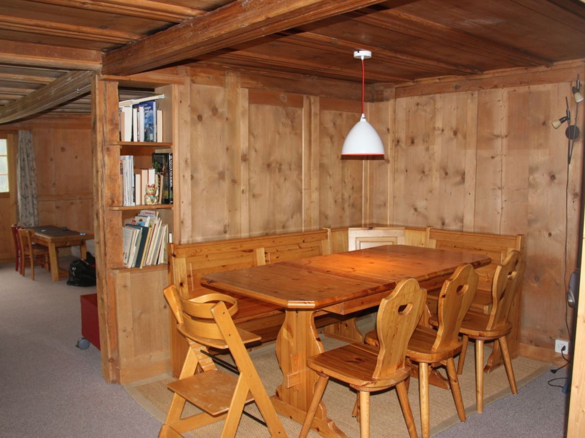 Appartement Posta Veglia Wegmann, (Camischolas/Sedrun), 227.01 – Cuisine et coin repas, photo 9 sur 17