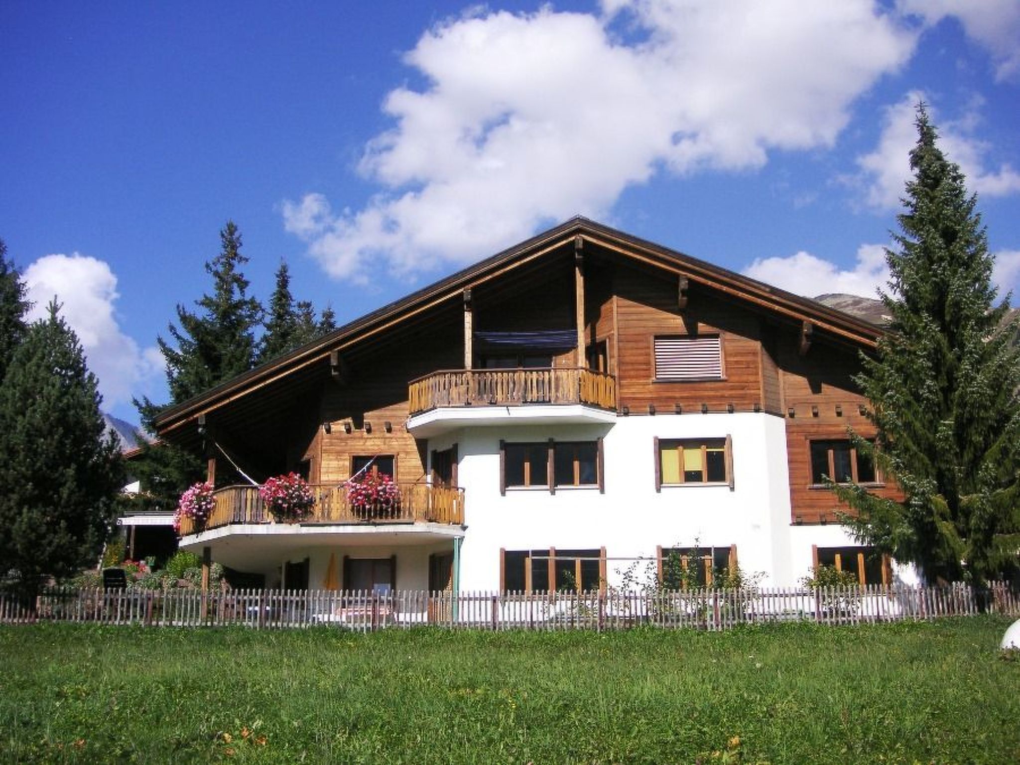 Appartement Müller, (Camischolas/Sedrun), 655.01 – Extérieur, photo 9 sur 10