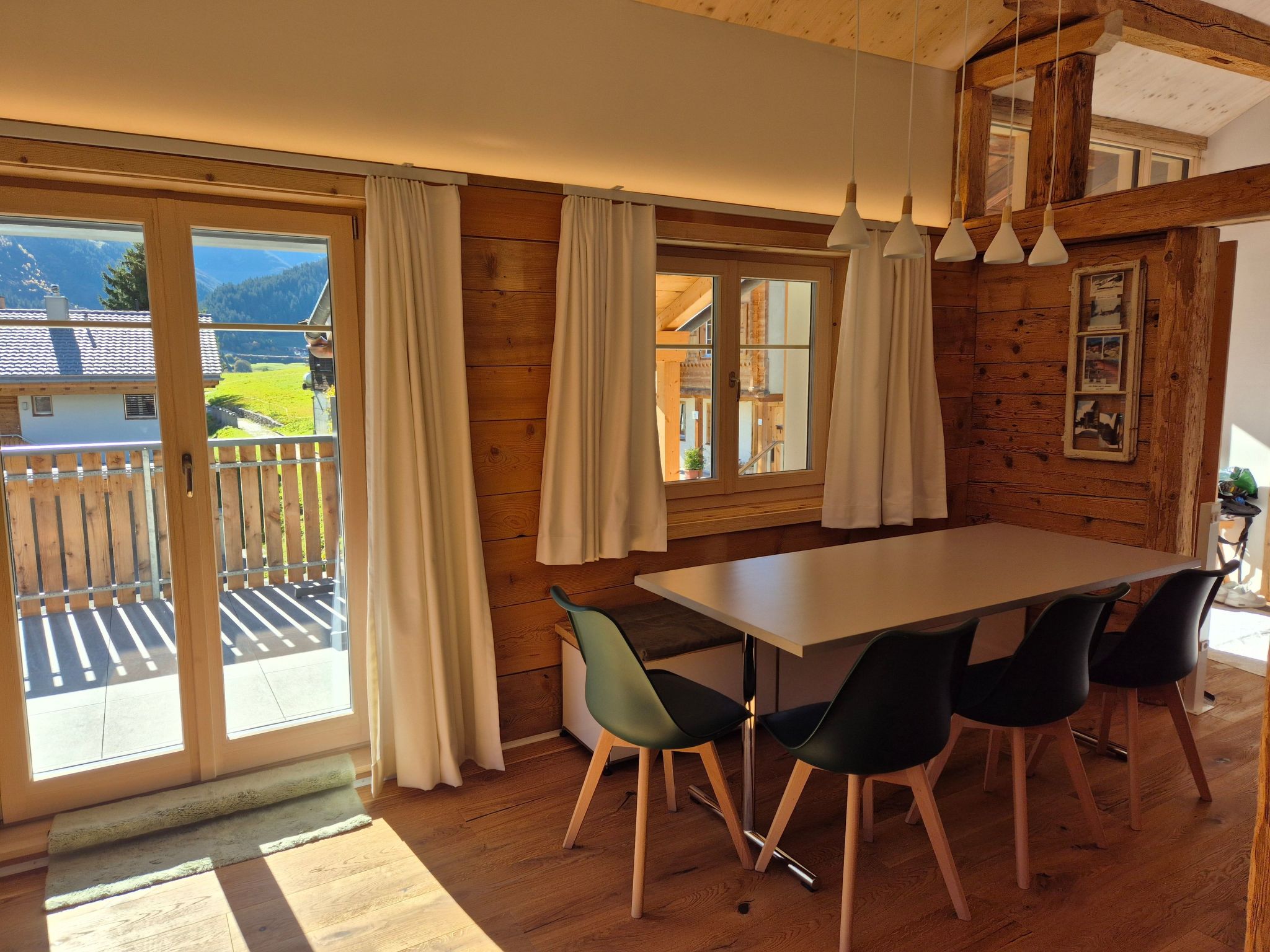 Appartement Tgèsa Stefania, (Camischolas), – Cuisine et coin repas, photo 6 sur 26