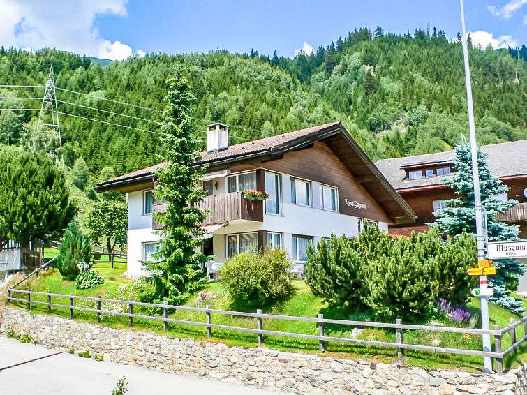 5-persoons appartement in Sedrun direct aan de piste in Sedrun