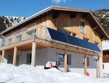 Tgèsa Pazzola: Ruim appartement in Sedrun met tuin, dichtbij skigebied en meer - thumbnail 1