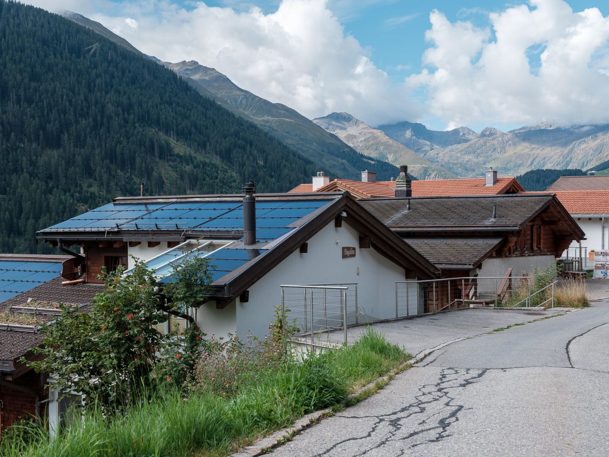 Tingalina Reichlin, (Sedrun), 122.01/.02 - Buiten
