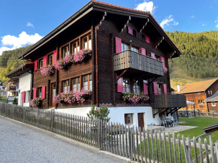 Ruim appartement voor 6 personen in Sedrun · 3 slk in Sedrun