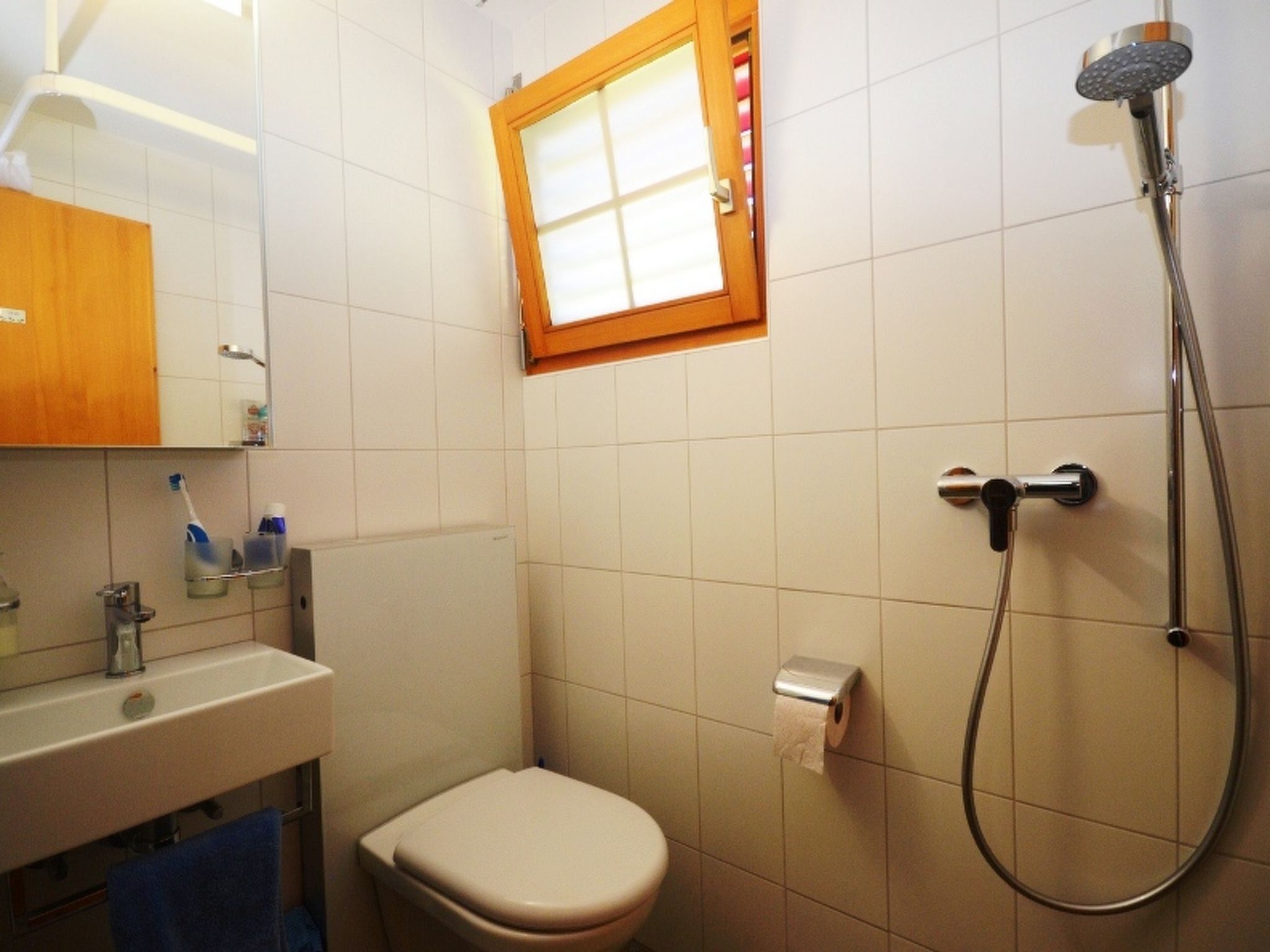 Tgèsa Garnetsch No. 1 Young, (Sedrun). - Drinnen