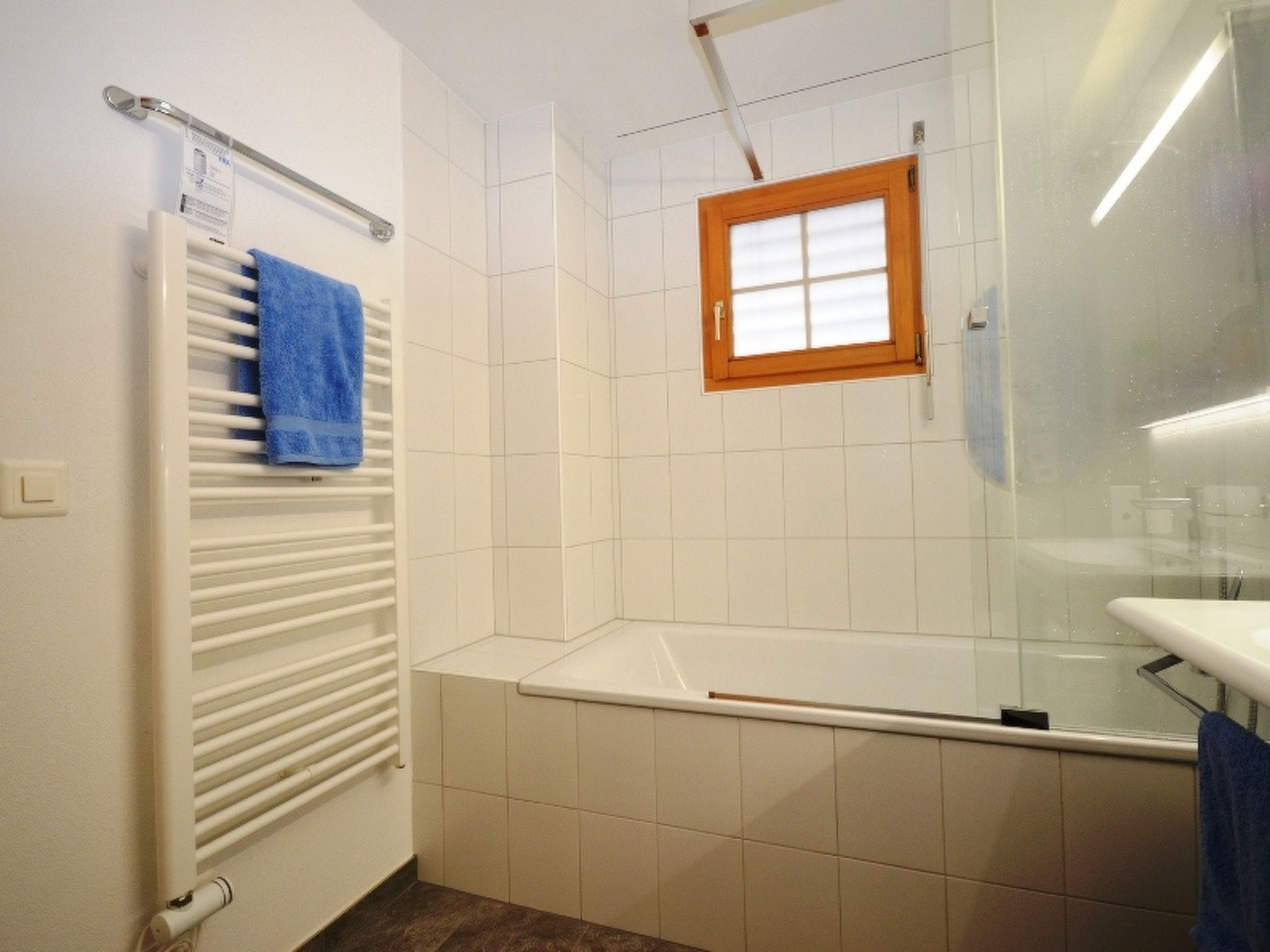 Tgèsa Garnetsch No. 1 Young, (Sedrun). - Drinnen