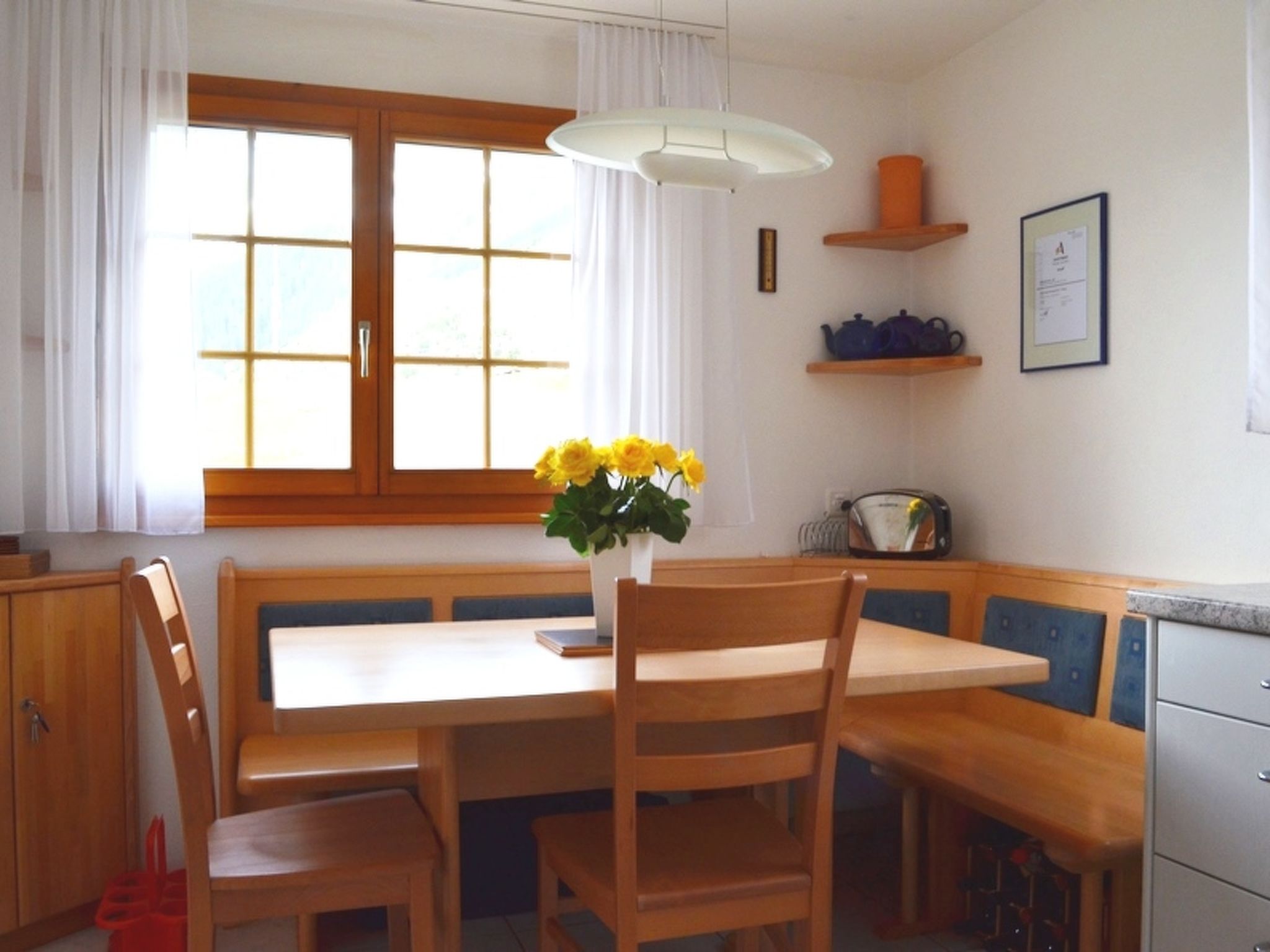 Tgèsa Garnetsch No. 1 Young, (Sedrun). - Drinnen