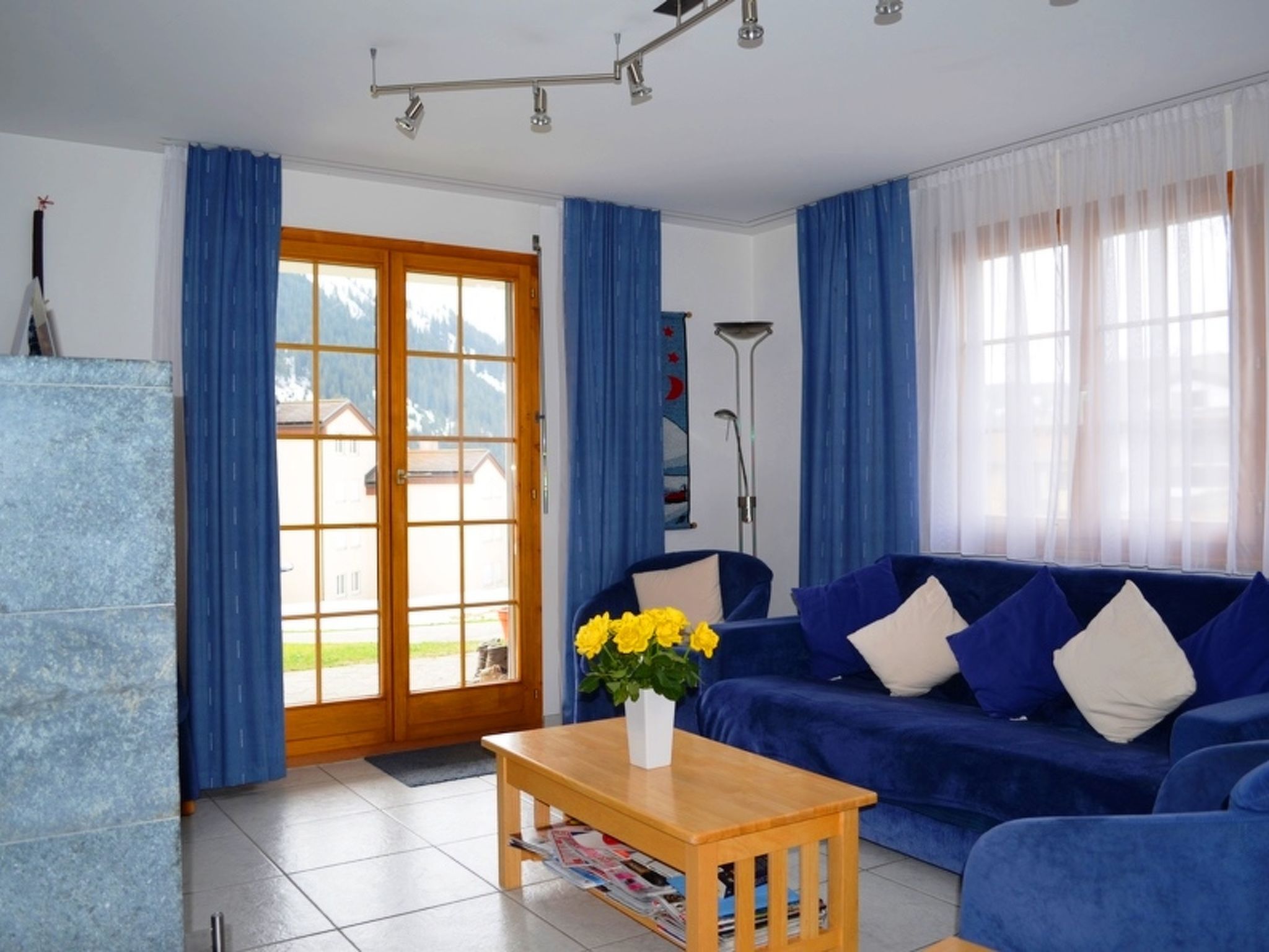 Tgèsa Garnetsch No. 1 Young, (Sedrun). - Drinnen