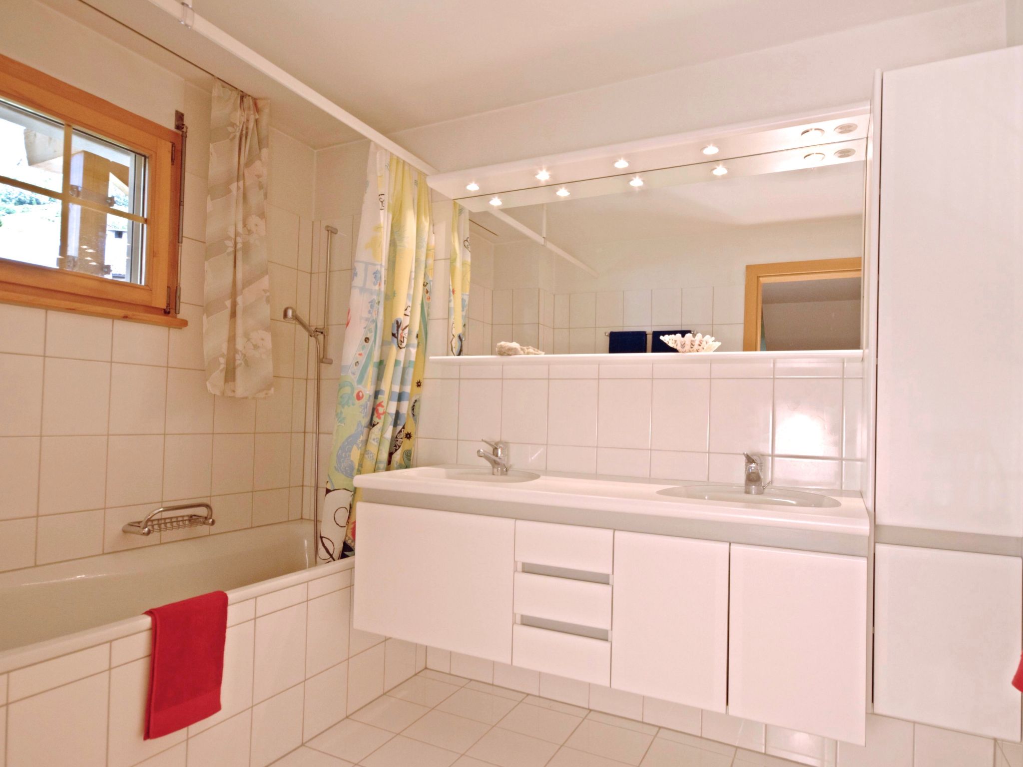 Tgèsa Garnetsch Zeller, (Sedrun). - Drinnen