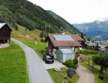 Ruim vakantiehuis Valtgeva in Sedrun, direct aan skipiste en bergmeer - thumbnail 4