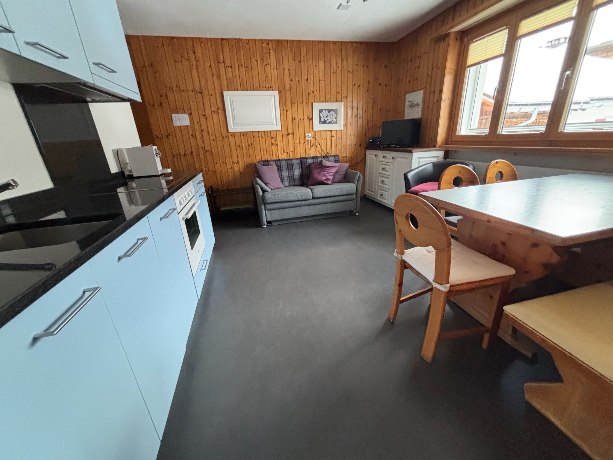 Appartement Tgèsa sil crest Hitz, (Rueras/Sedrun), 677.01 – Cuisine et coin repas, photo 6 sur 9