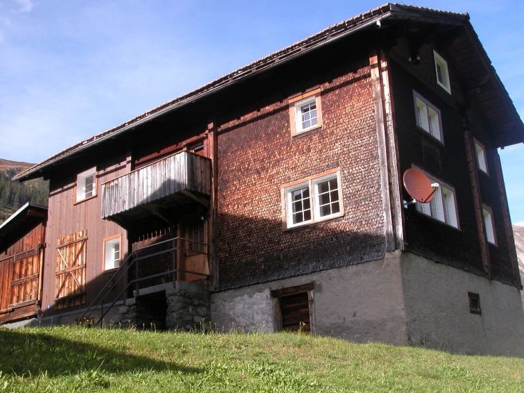 Ruim appartement in Rueras Dieni voor 13 personen in Rueras Dieni