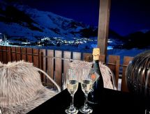 Ruim chalet voor 6 personen aan de voet van de skipistes in Sedrun - thumbnail 6