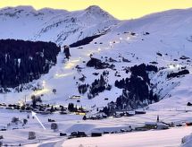 Ruim chalet voor 6 personen aan de voet van de skipistes in Sedrun - thumbnail 3
