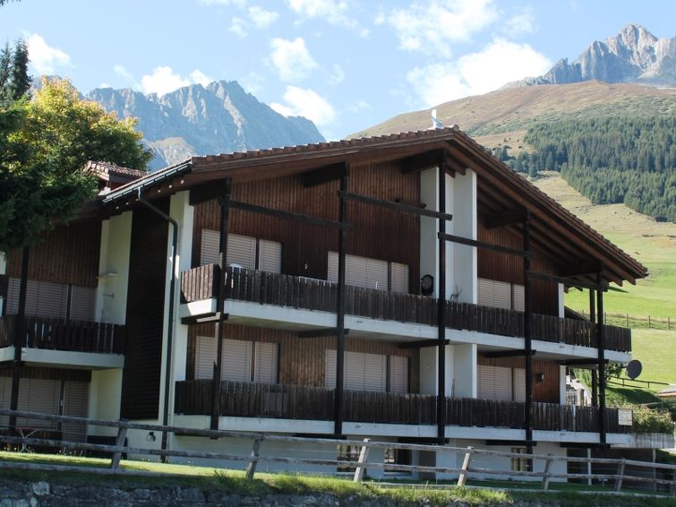 Casa Ucliva Cadloni-tulip, (Rueras/sedrun). - Disentis/Mustér