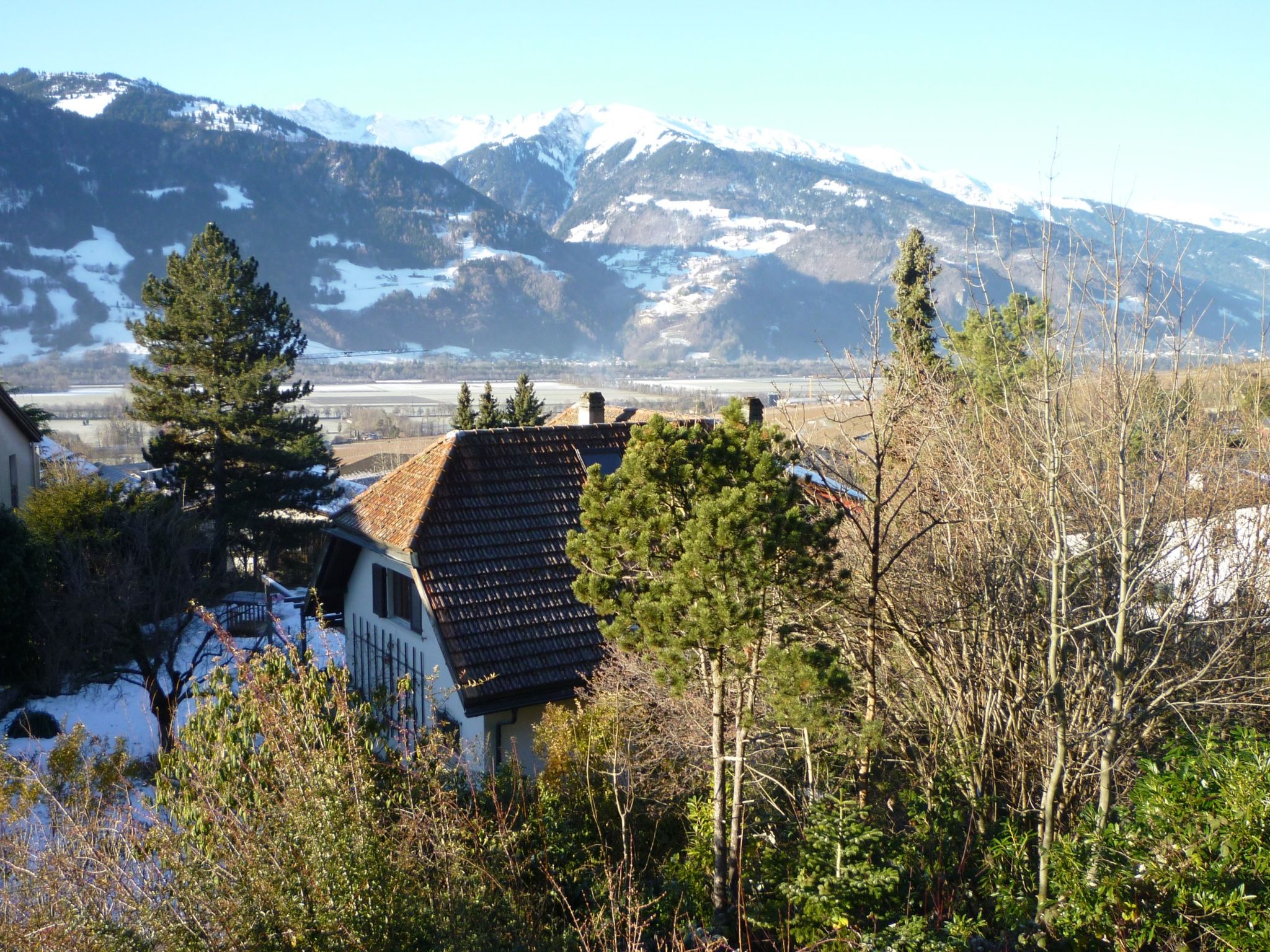 Im Pramalinis, (Jenins). 2.5-Zimmerwohnung - Buiten