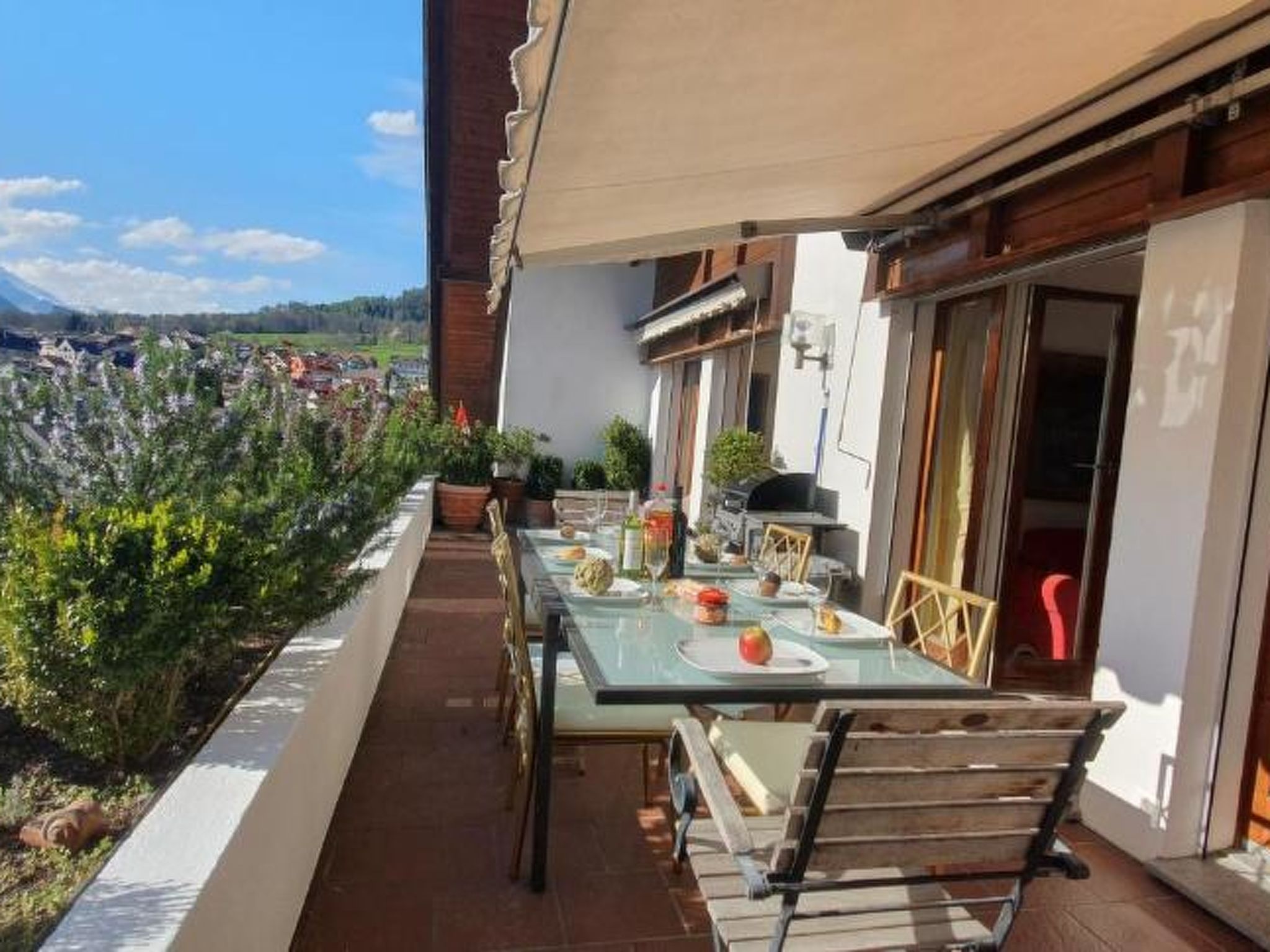 Heidi Holiday - Grand Maisonette-Attica, (Jenins). 5.5-Zimmerwohnung - Buiten
