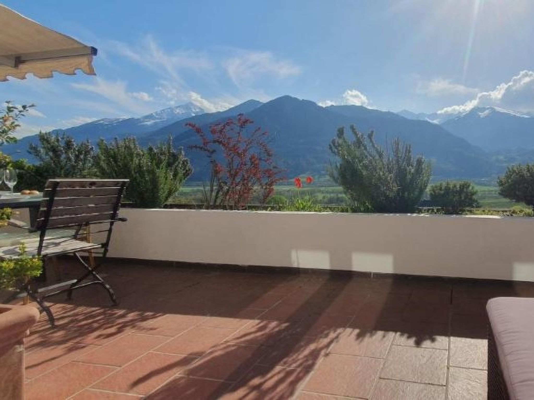 Heidi Holiday - Grand Maisonette-Attica, (Jenins). 5.5-Zimmerwohnung - Buiten