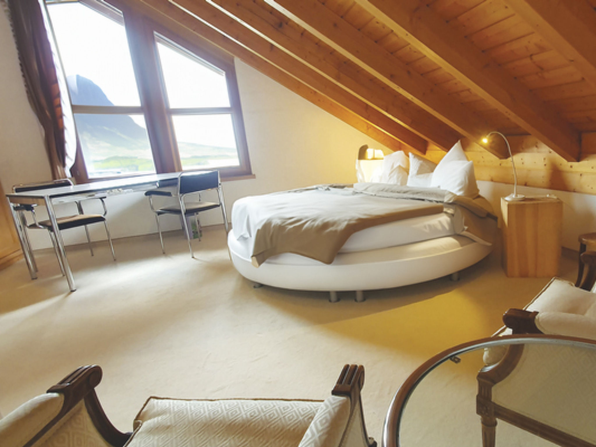 Heidi Holiday - Grand Maisonette-Attica, (Jenins). 5.5-Zimmerwohnung - Binnen