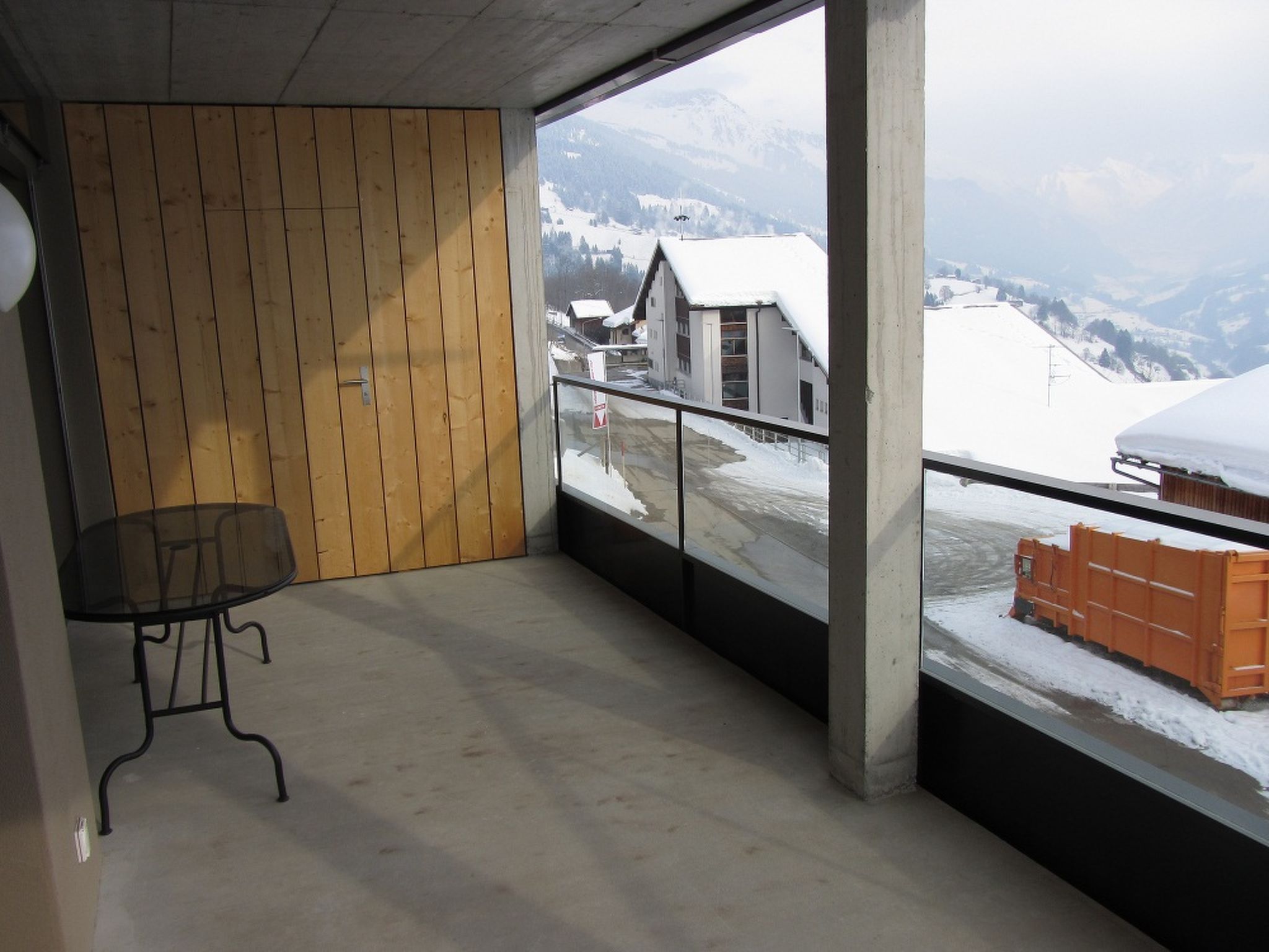 Jones, (Pany), jones_pany - Outside