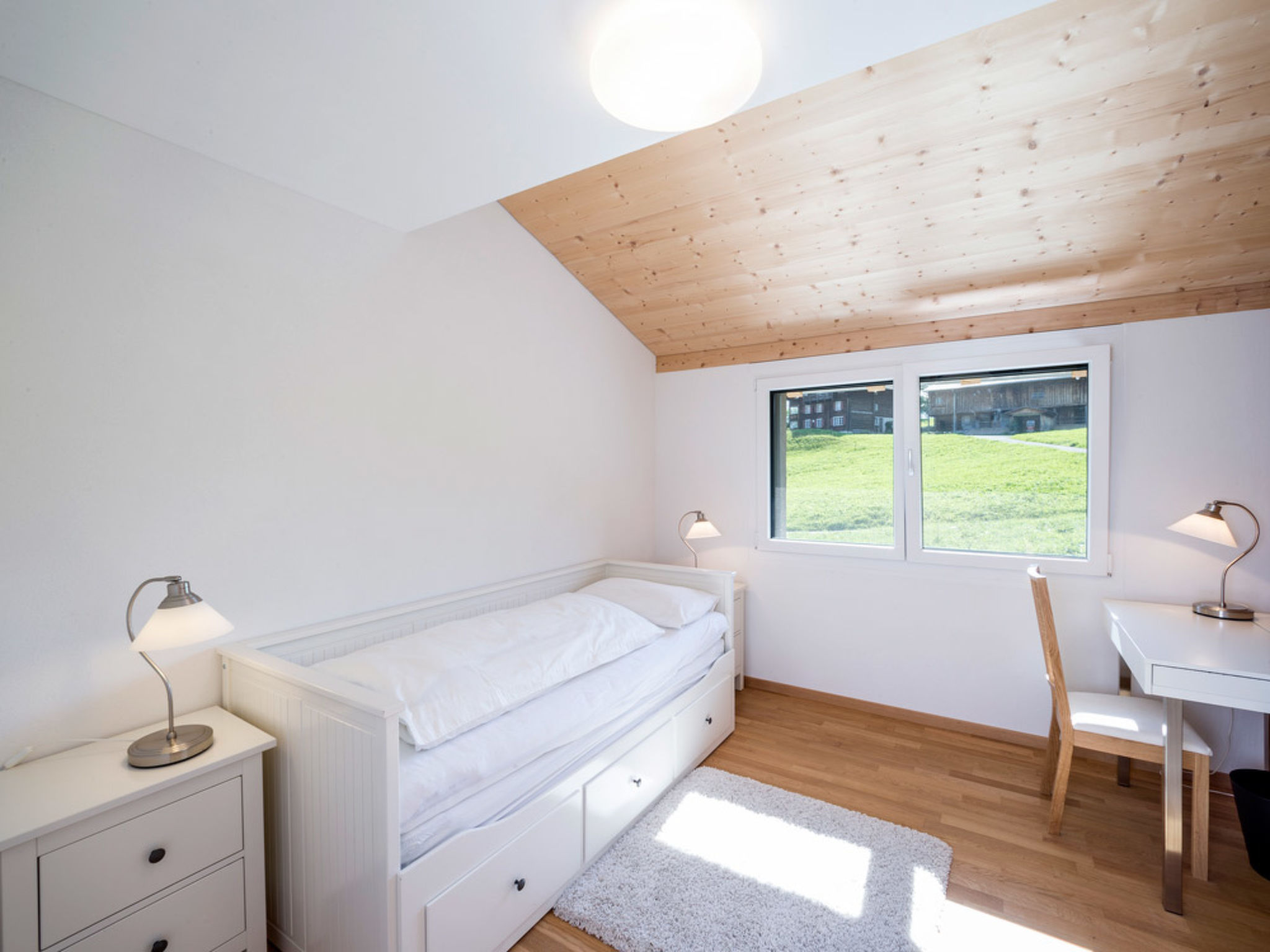 Jones, (Pany). - Binnen