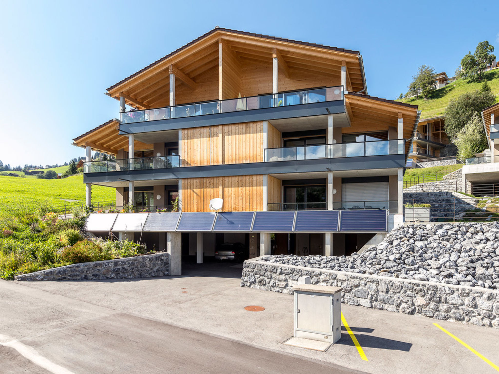 Jones, (Pany). - Buiten