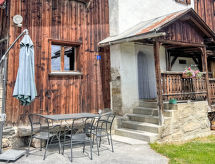 Vrijstaand chalet Alte Gonda in Pany met panoramisch uitzicht op de bergen - thumbnail 2