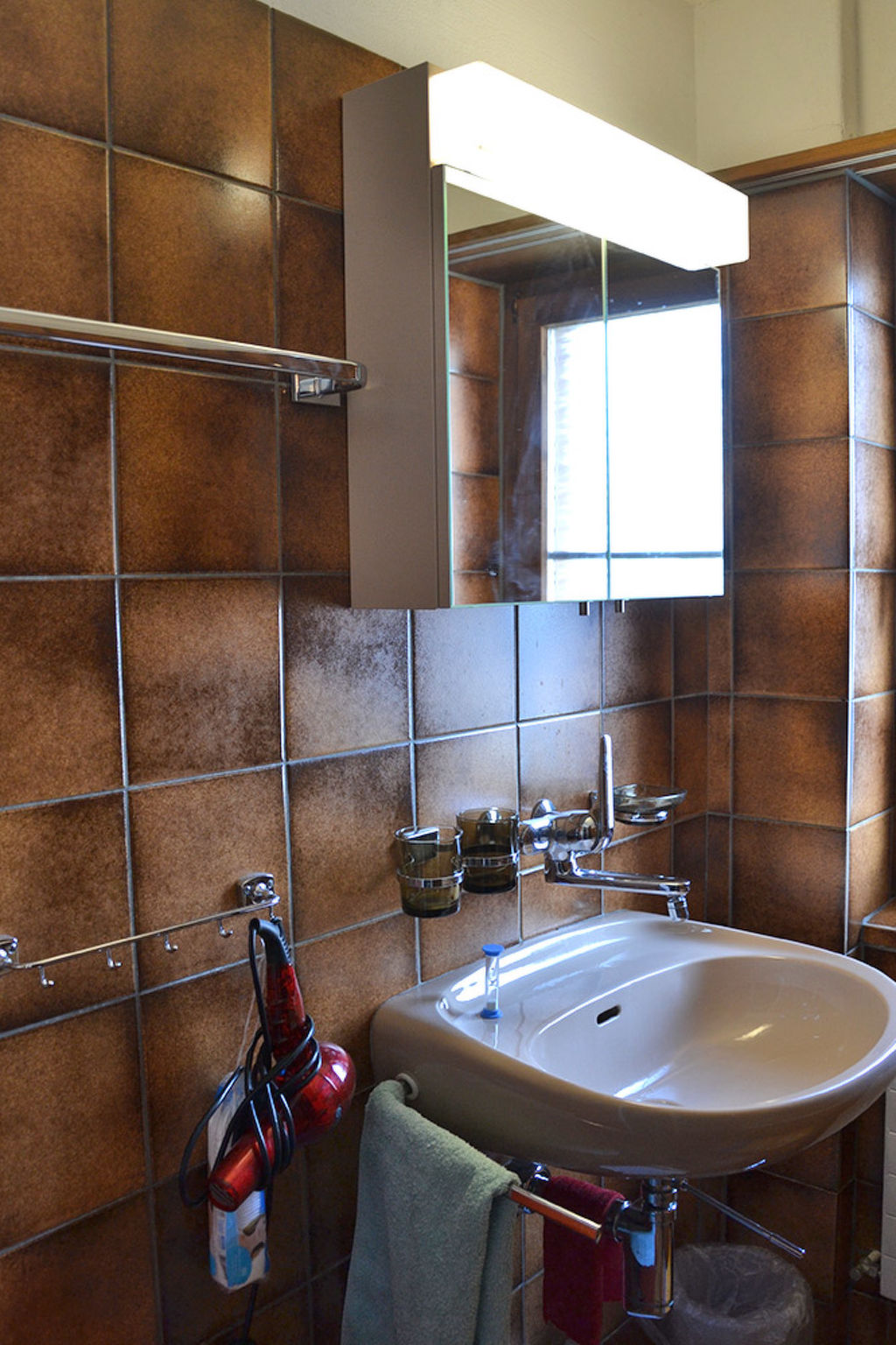 Bellevue, (Pany). - Binnen