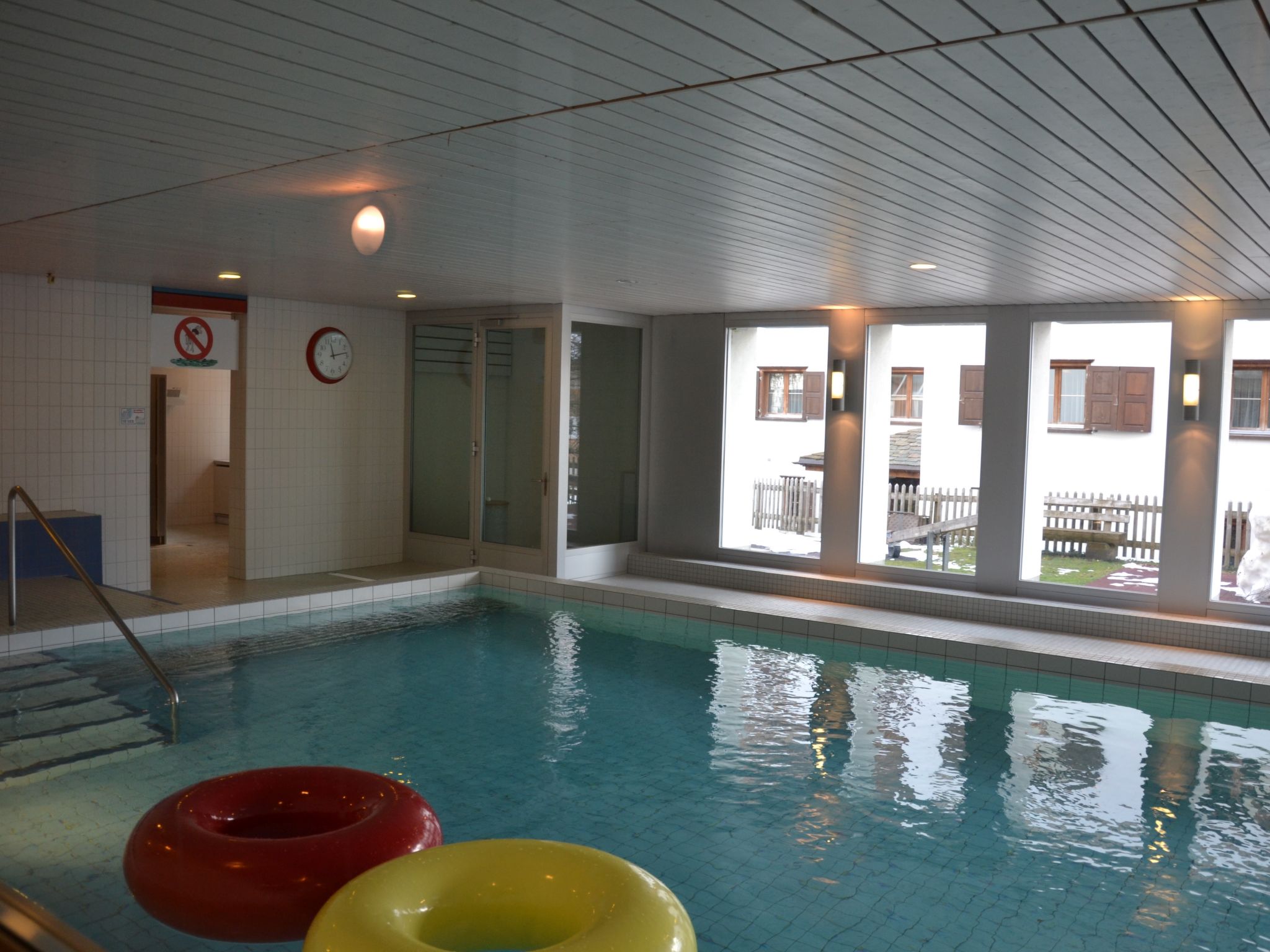 Bellevue, (Pany). - Binnen