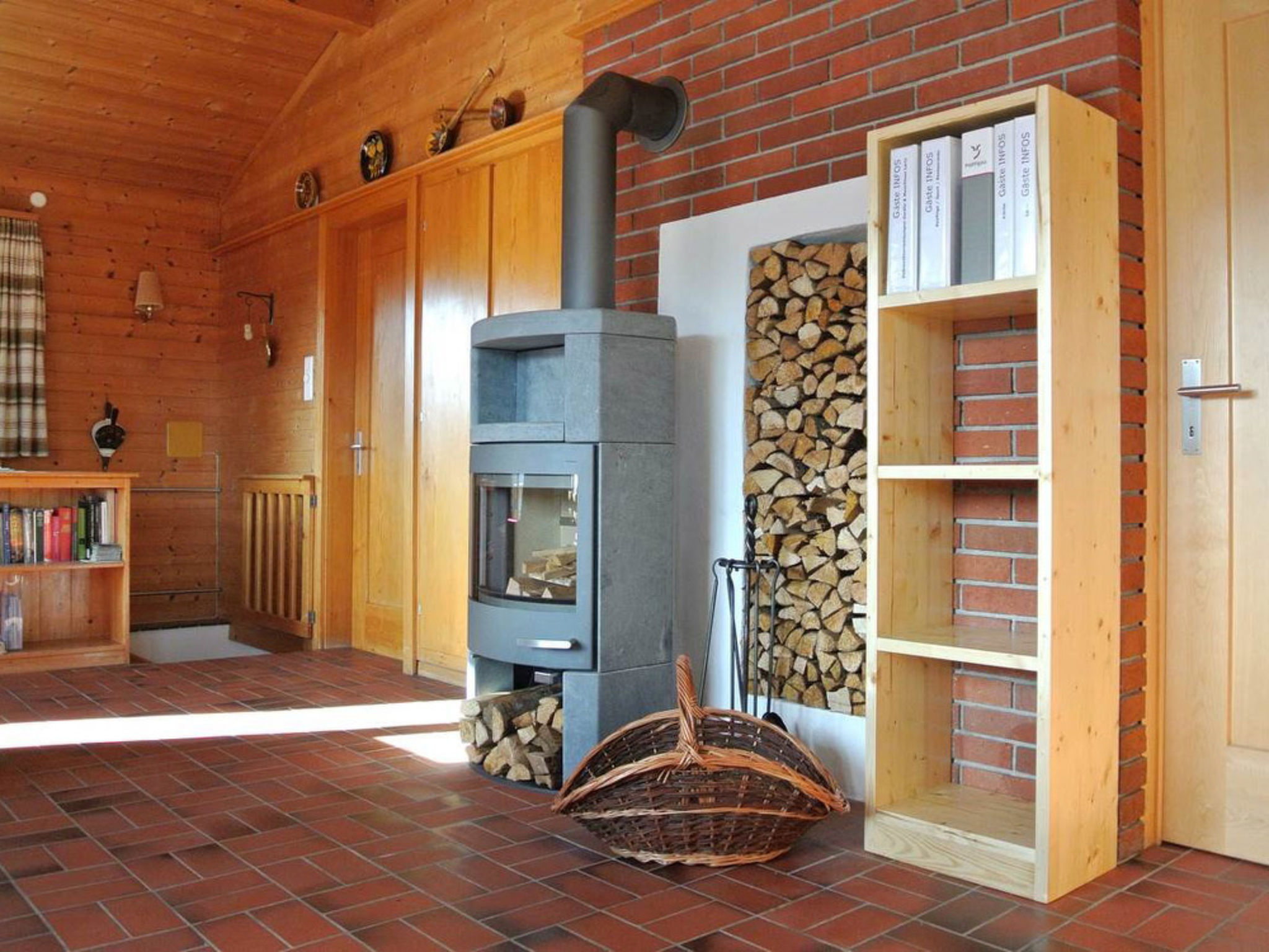 Larix, (Pany). - Binnen