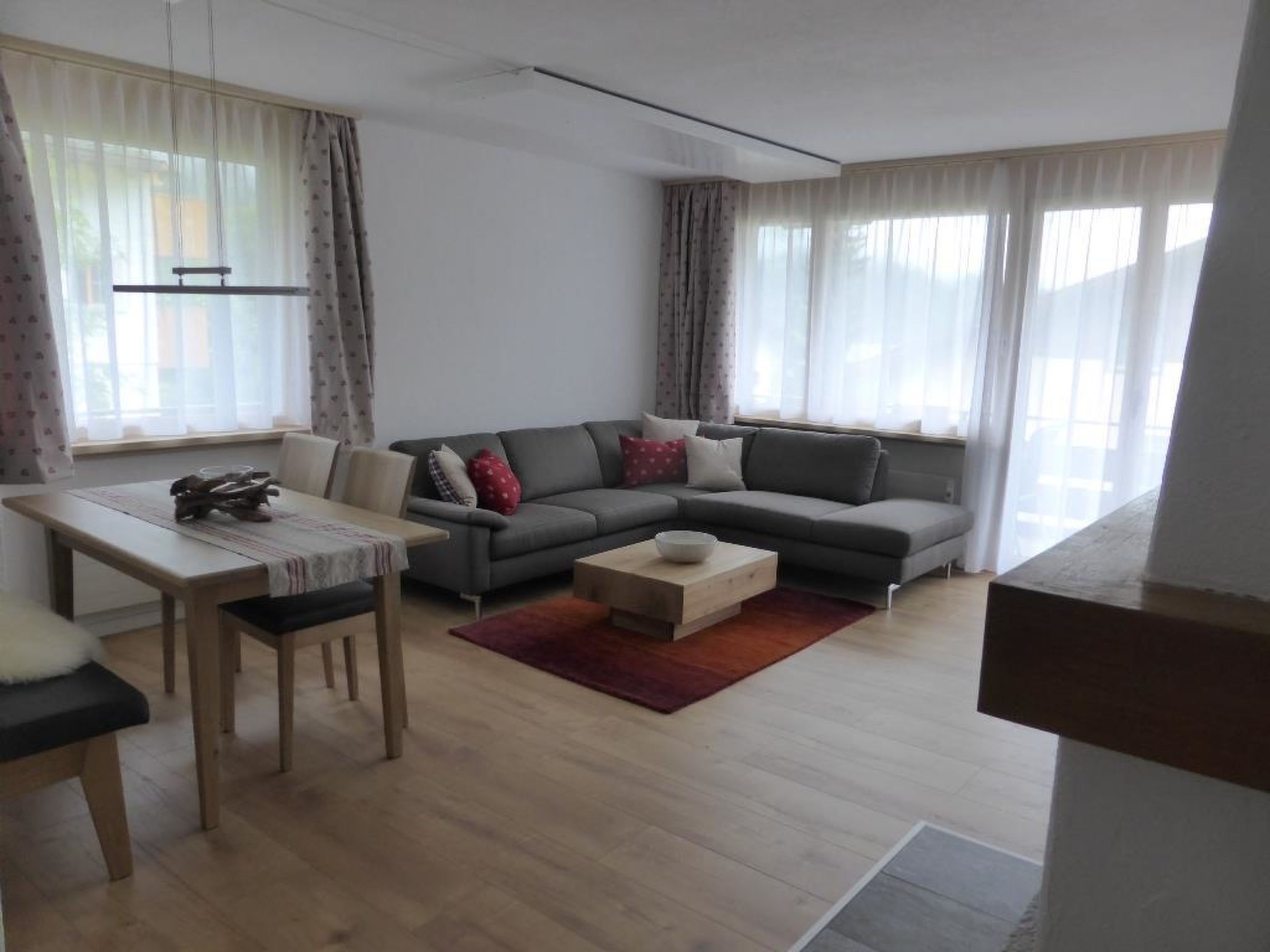 Chesa Carnea 6 Appartement/Fewo, Dusche oder Bad, WC 3-Zimmerwohnung — view 1 of 9