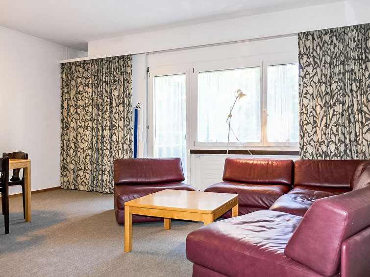 "Allod Park Haus C E03", appartement 3-kamers 80 m2, op verhoogde begane grond, op het zuidoosten gelegen. Groot woon-/eetkamer met 1 divanbed, Kabel-TV en Flatscreen TV. Uitgang naar het balkon, op h..