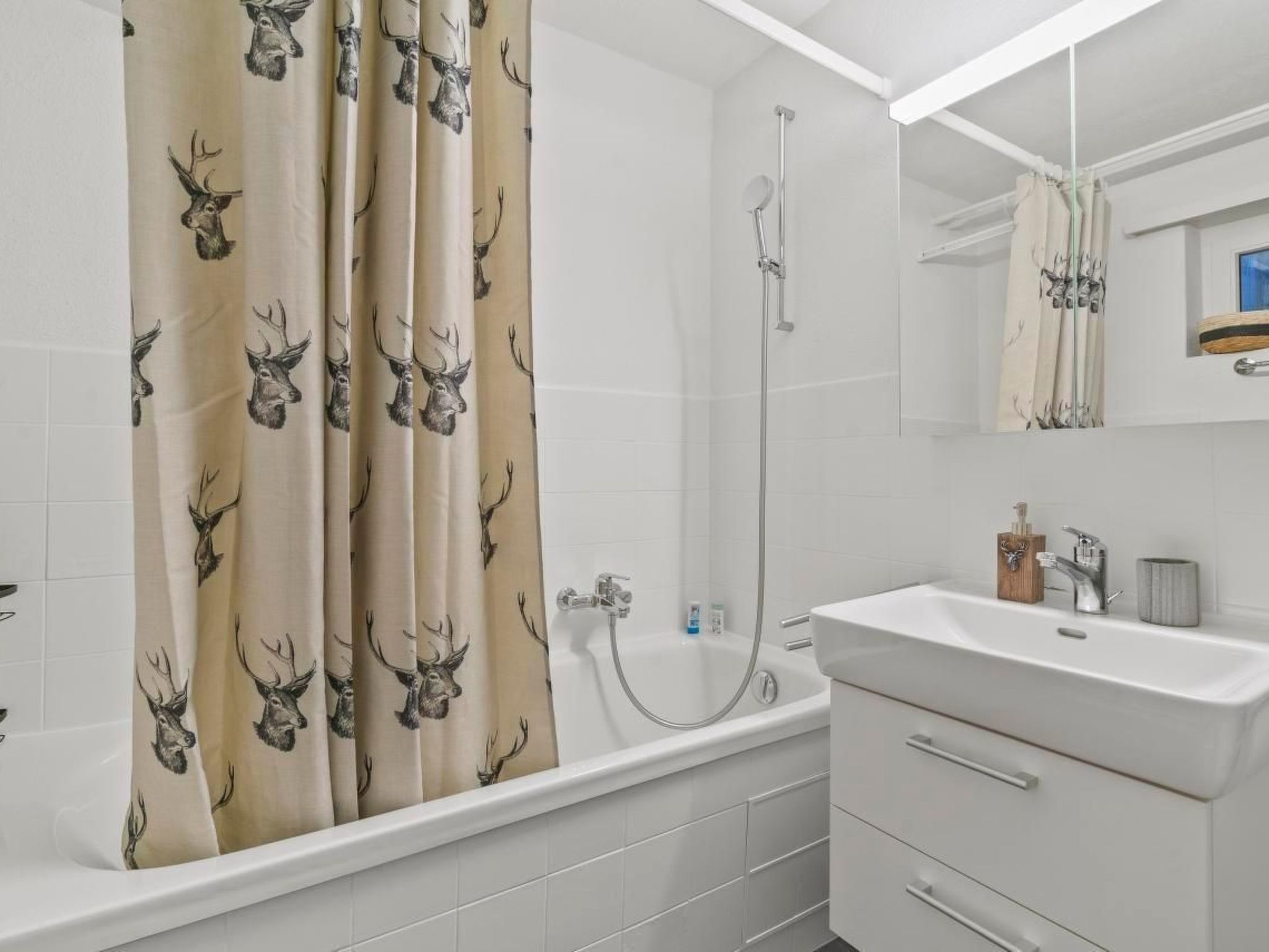 A&Y Chalet zum goldenen Hirsch-Image-tags.info