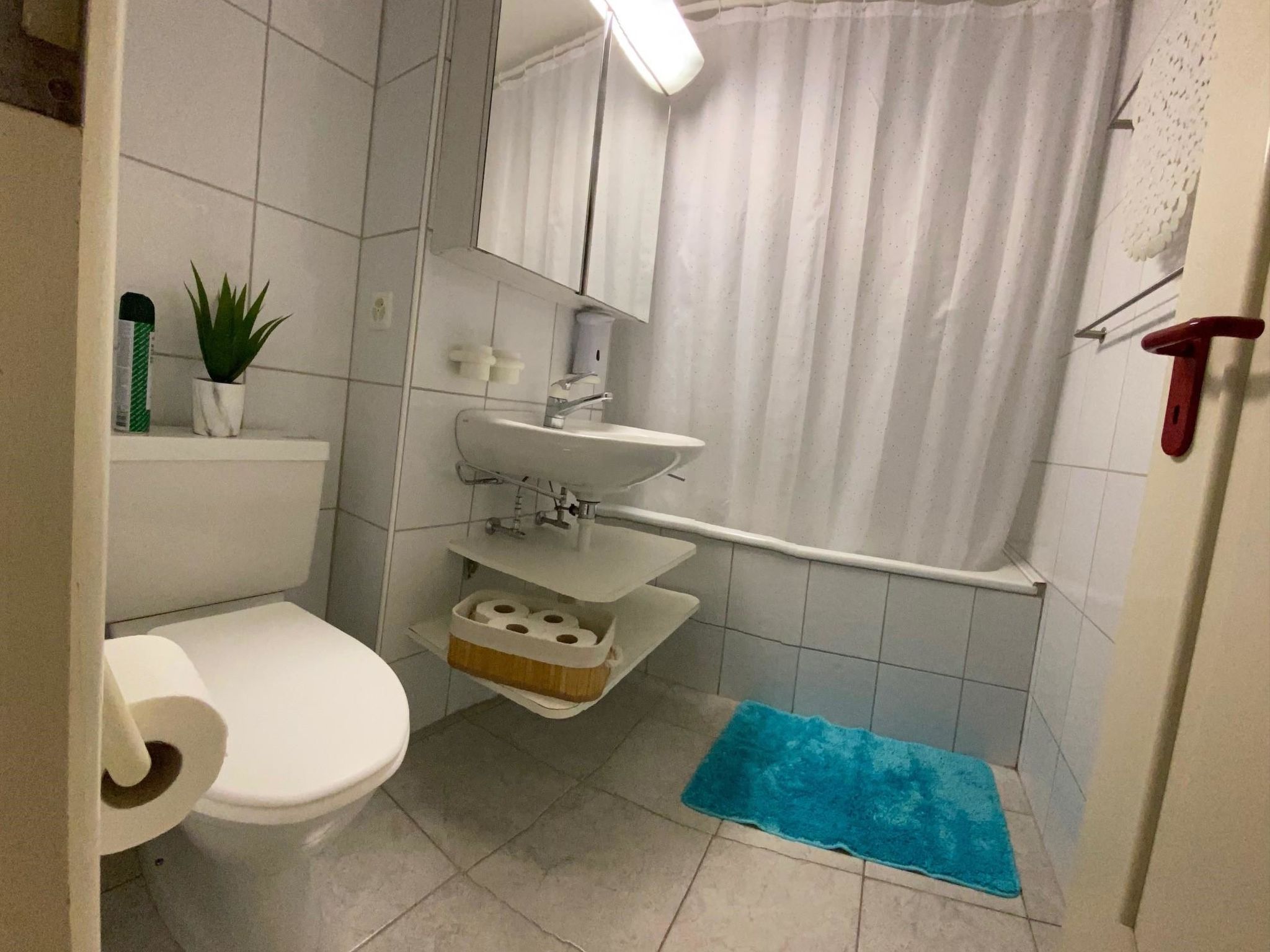 Photo of Valbella 45 (Maselli) Appartement/Fewo, Dusche oder Bad, WC 3-Zimmerwohnung