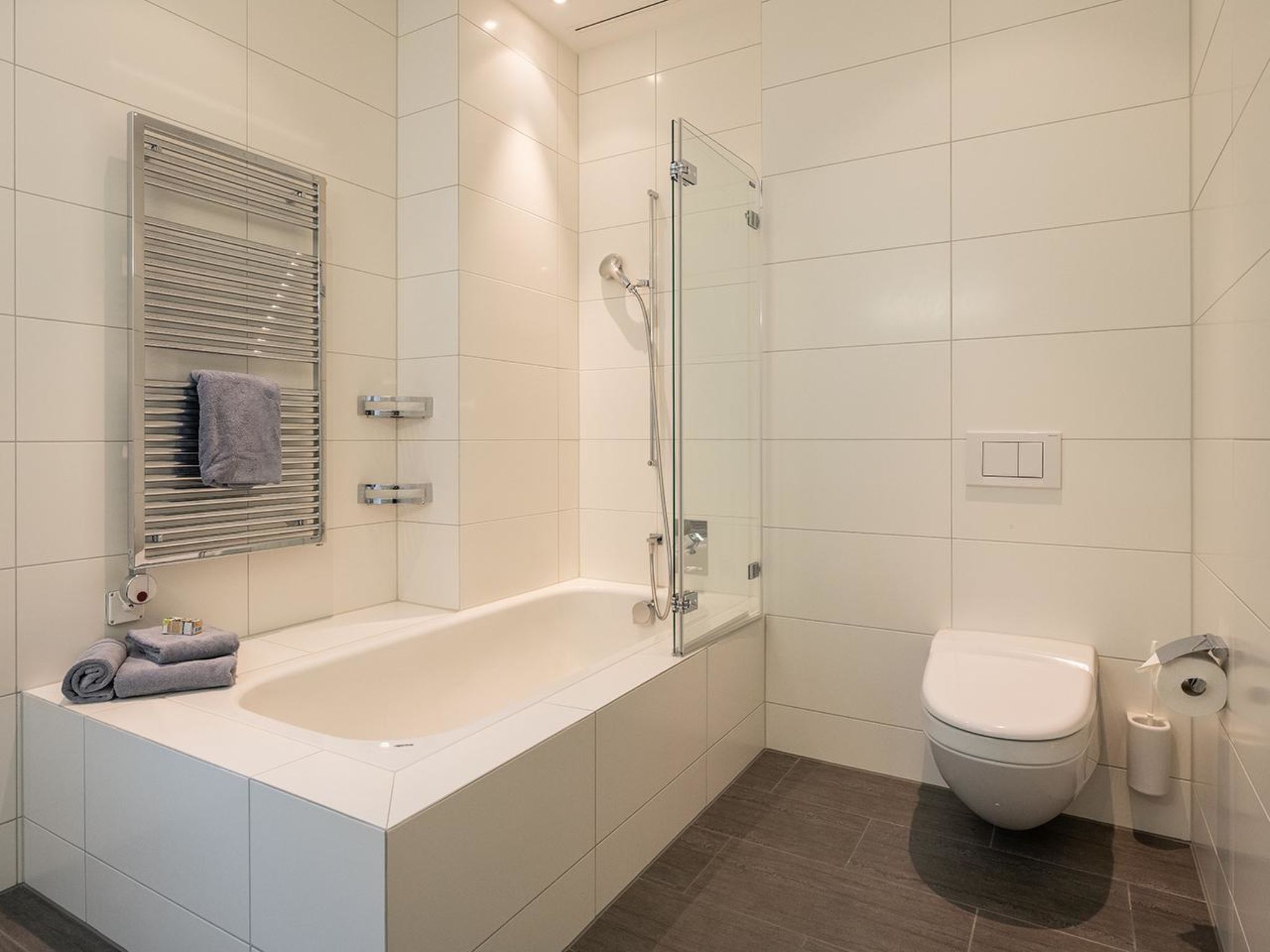 Photo of Scarlett Suot 63 Appartement/Fewo, Dusche oder Bad, WC 4-Zimmerwohnung