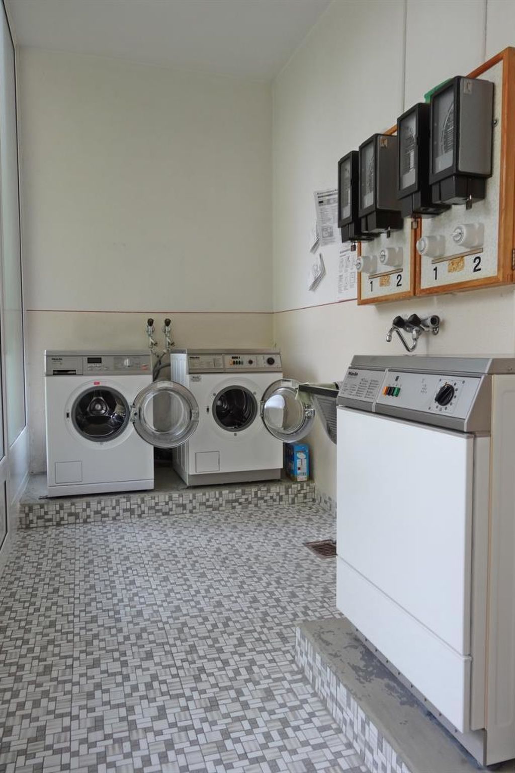 Photo of 2 1/2-Zimmerwohnung