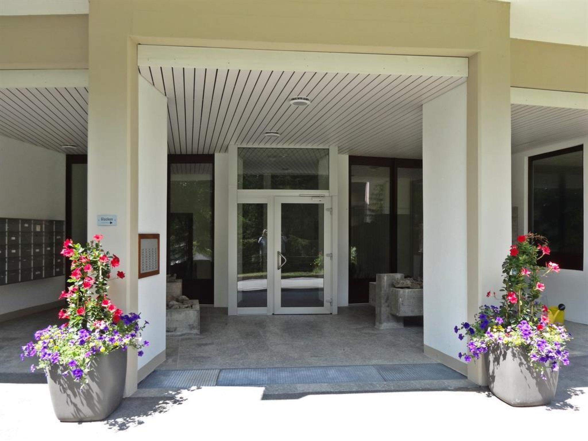 Photo of 2 1/2-Zimmerwohnung