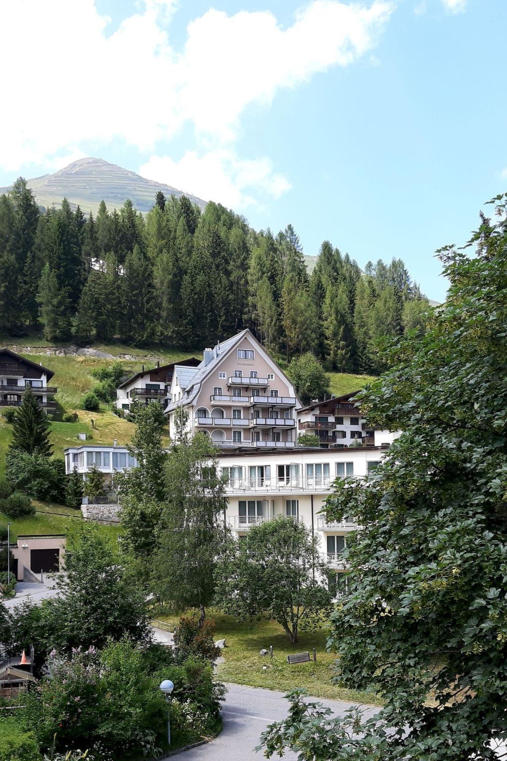 Photo of 2 1/2-Zimmerwohnung
