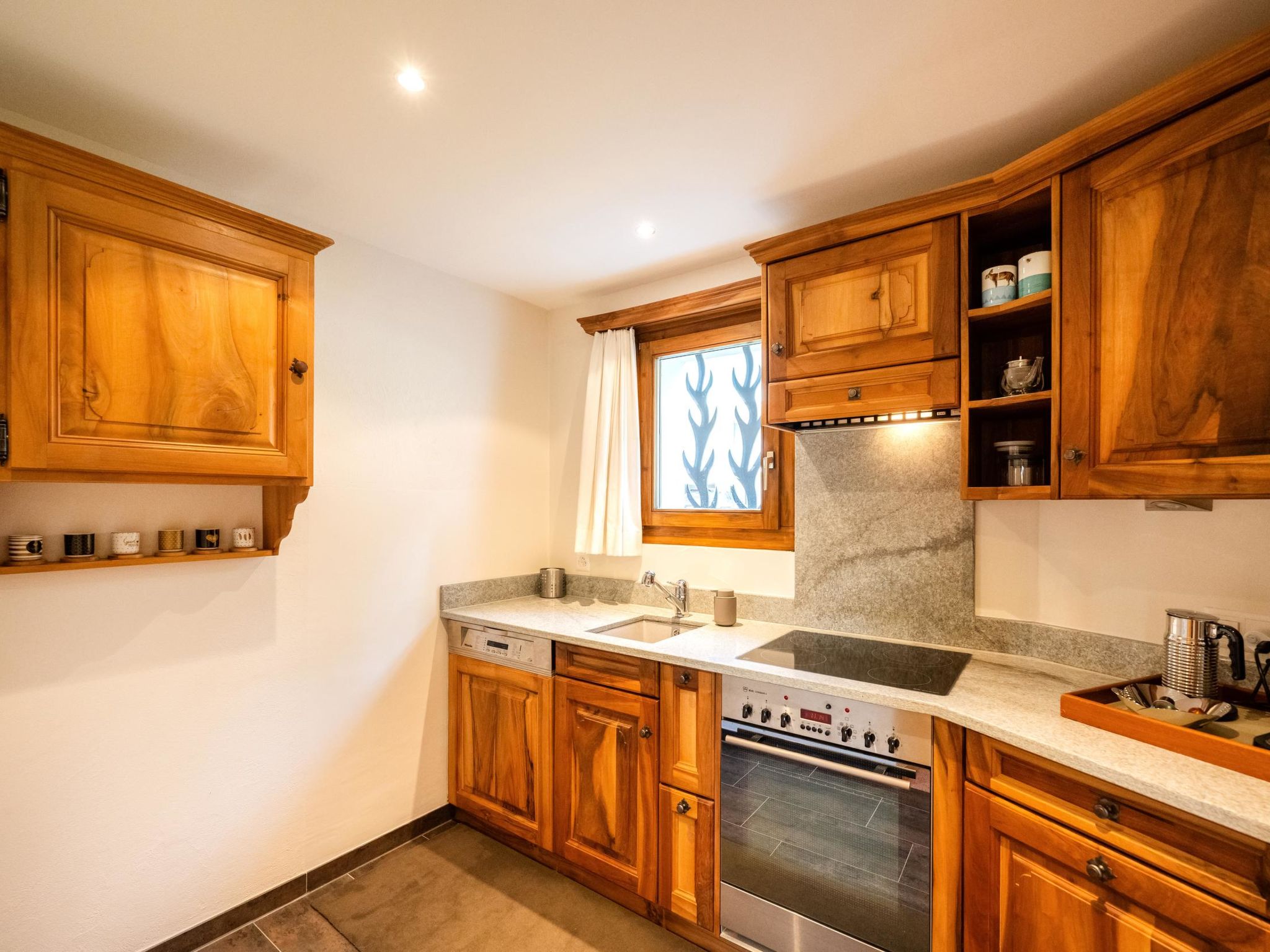 Photo of Bündastrasse 22 EG Appartement/Fewo, Dusche oder Bad, WC 2 1/2-Zimmerwohnung
