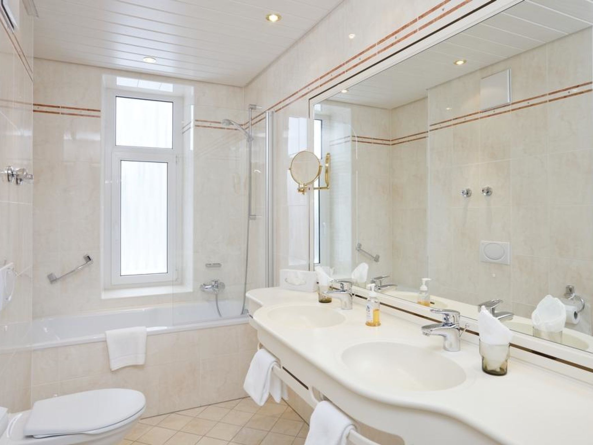Photo of Ferienwohnung Hotel National Appartement/Fewo, Dusche oder Bad, WC