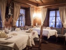 Sfeervol verblijf in Fläsch: Uw tweepersoonskamer bij Auberge Adler - thumbnail 6