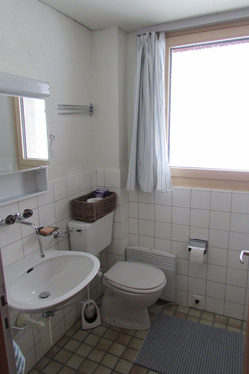 Appartement Ferienhaus Arnika, (Valens), – Extérieur de la maison, photo 18 sur 22