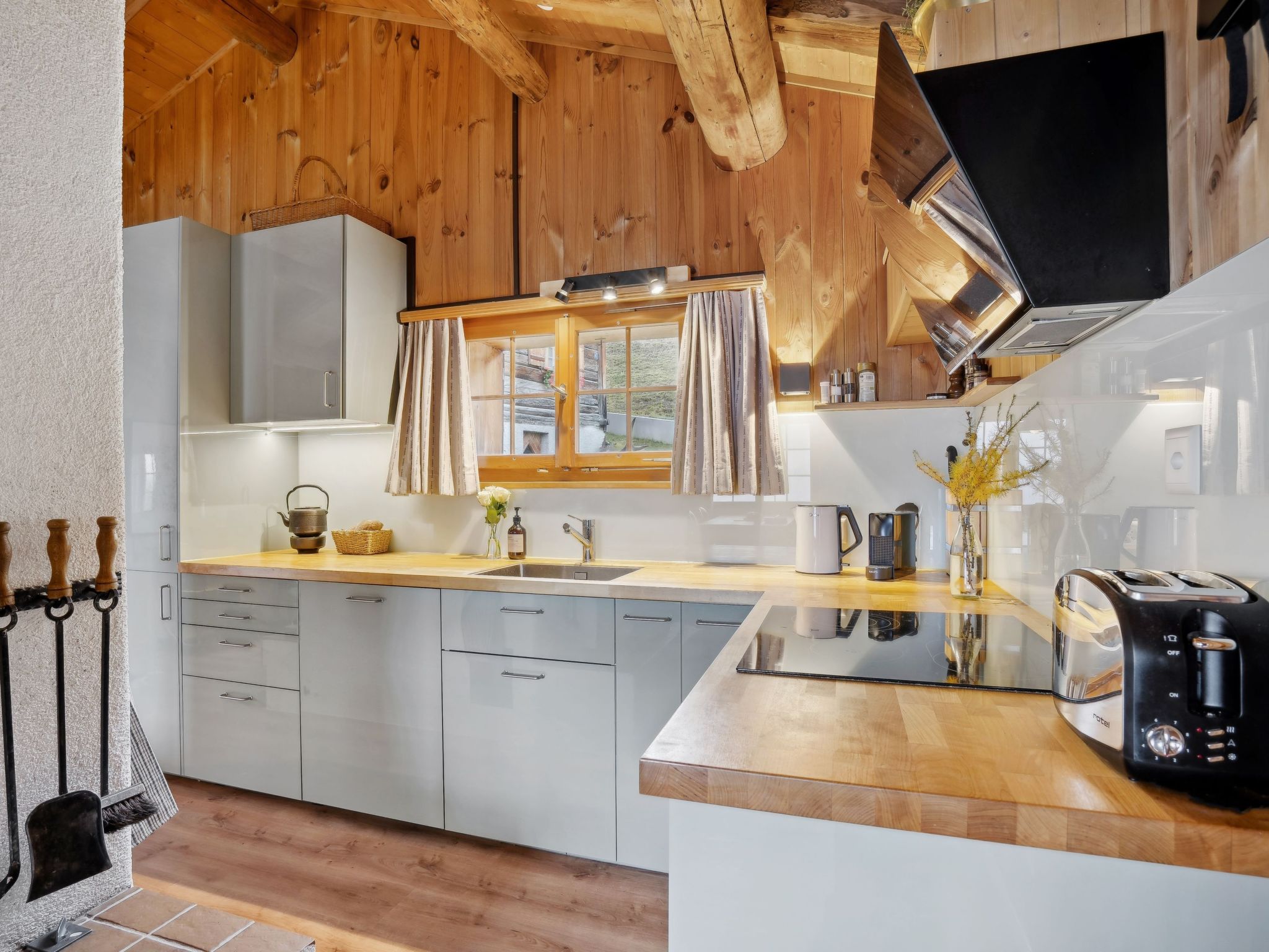 Appartement Maiensäss Stafel 45, (Mutten), – Cuisine et coin repas, photo 19 sur 28