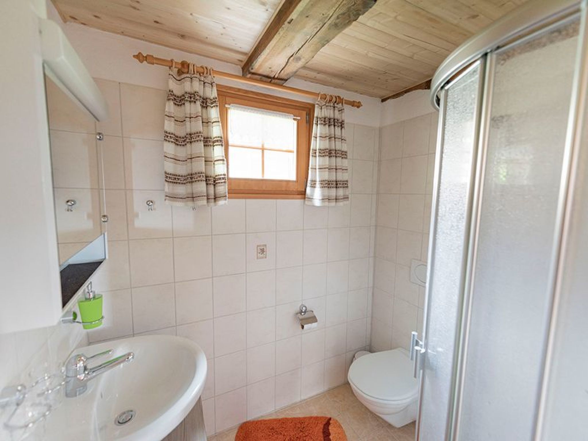 Appartement Ferienhaus beim Kulturtenn, (Obermutten), – Salle de bains, photo 9 sur 9