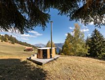 Vrijstaand chalet Paradiesli met sauna en bergzicht in Dalin, Graubünden - thumbnail 2