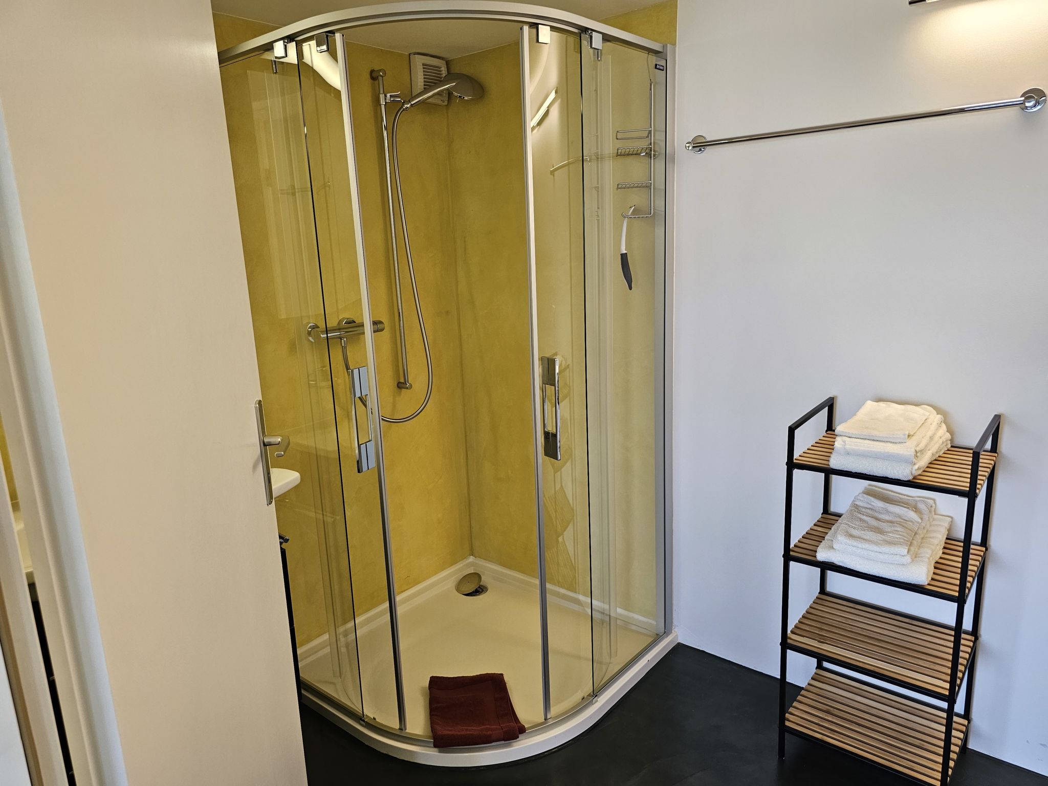 Im Försterhaus Dalin, (Dalin). - Binnen