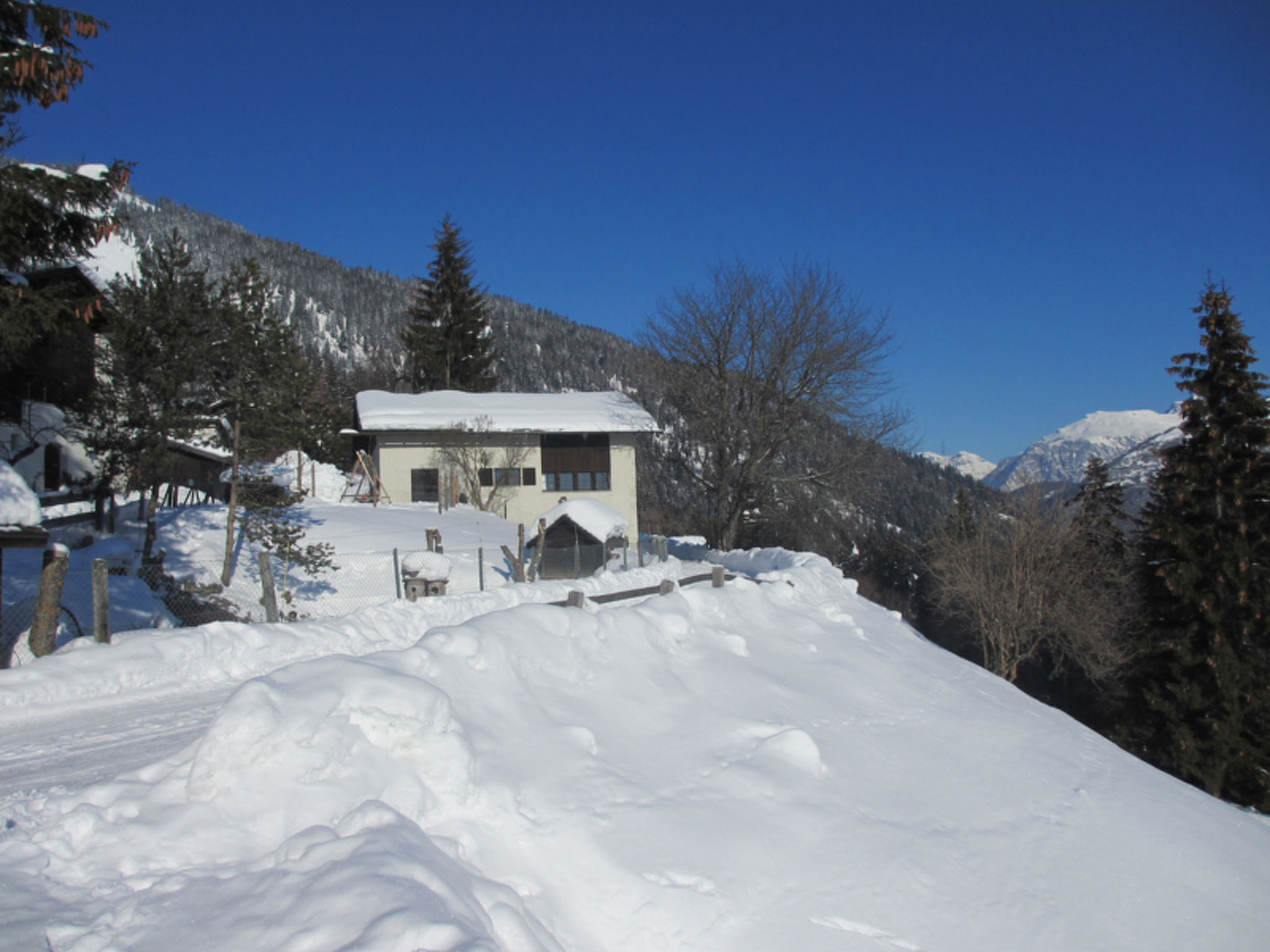 Wohnung Staudenhof, (Präz). - Buiten