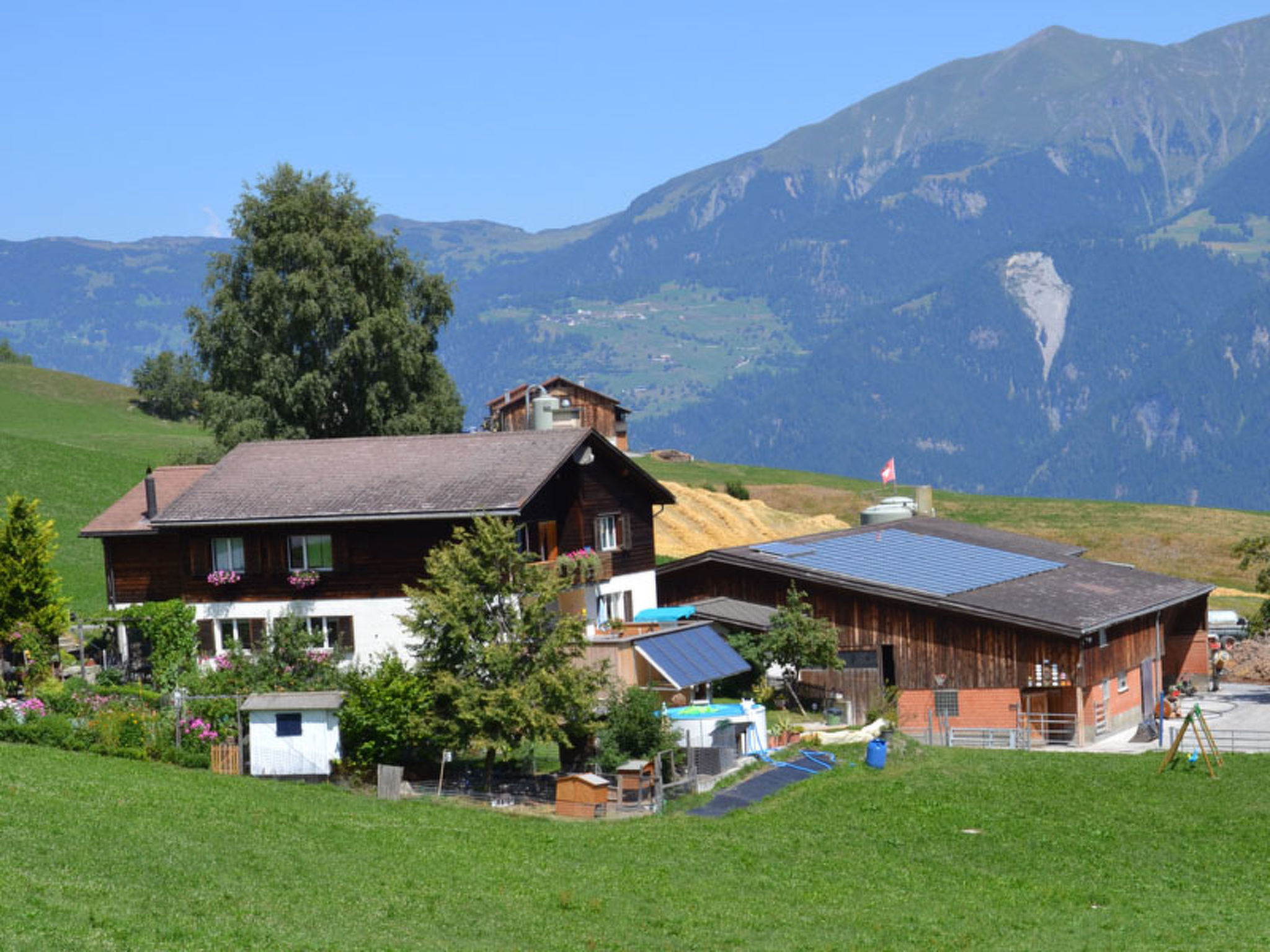 Wohnung Hof Coms, (Urmein), - Draußen