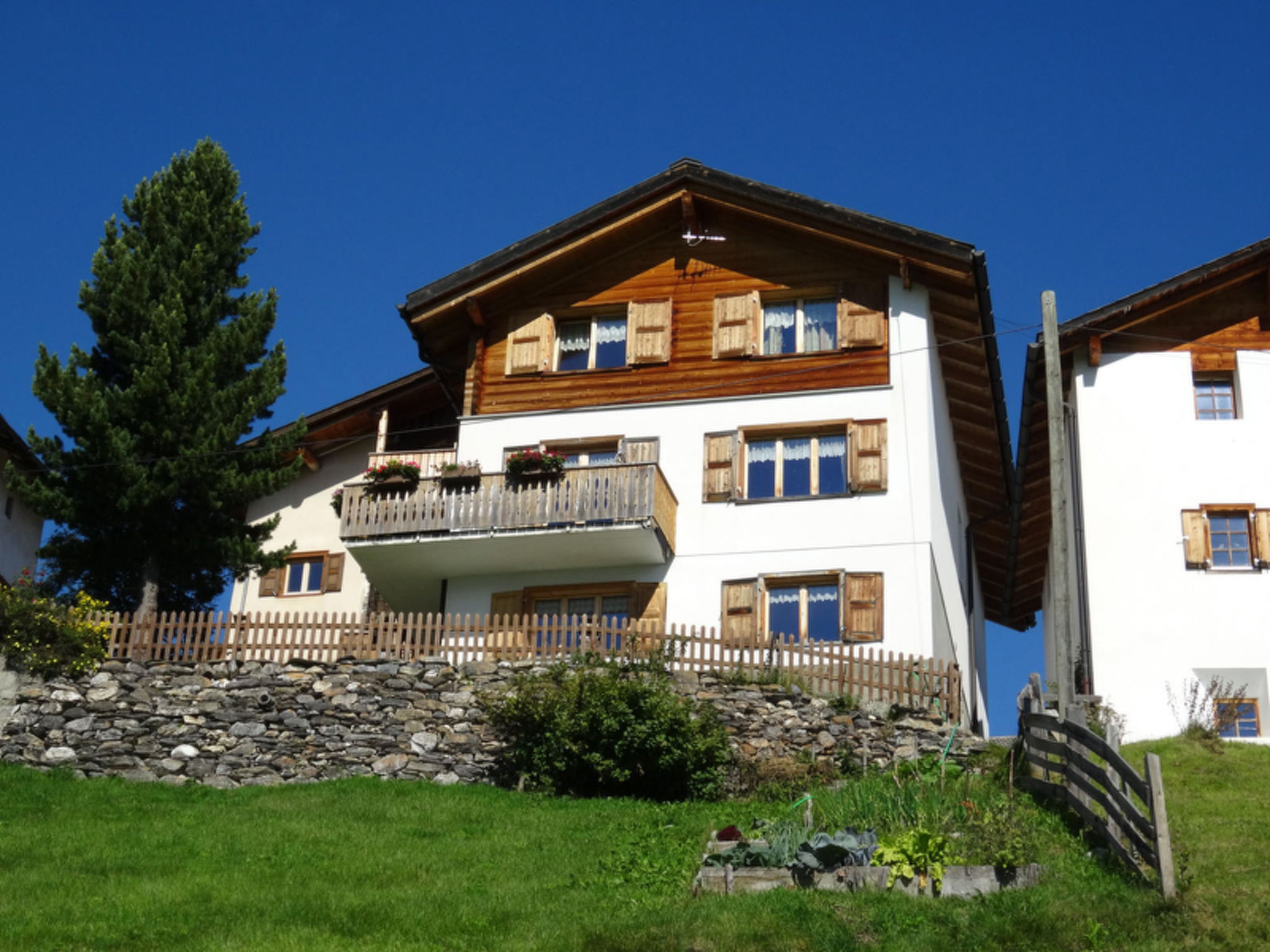 Tgea Beala Vesta, (Lohn), - Draußen